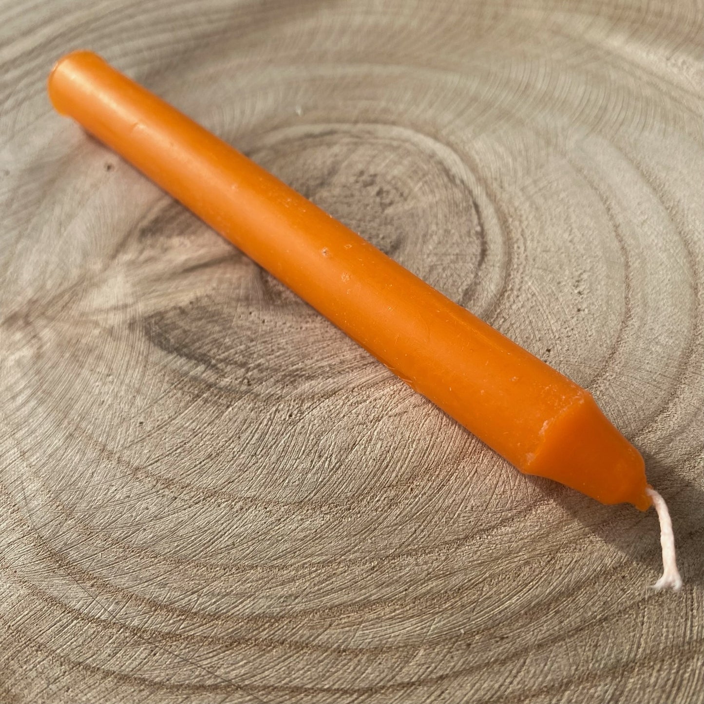 Bougie orange pour la joie